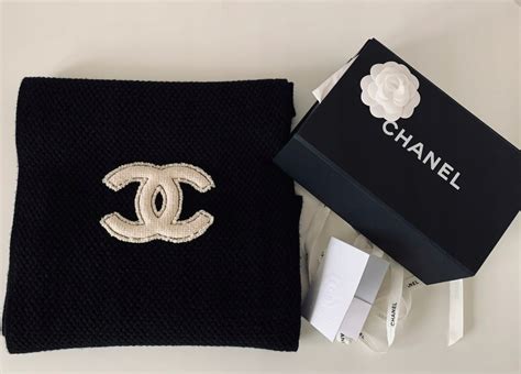 szal chanel oryginal|where is the original chanel located.